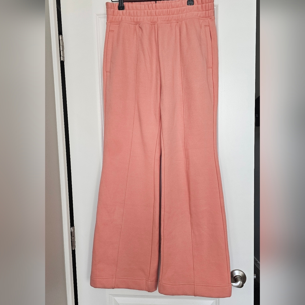 Fabletics Dusty Pink Wide Leg Sweatpants Women’s M High Rise Lounge Athleisure